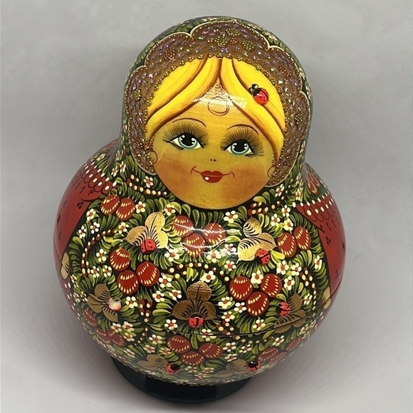 NESTING DOLLS SET OF 6, HAND PAINTED RUSSIAN DOLLS. - Picture 1 of 9
